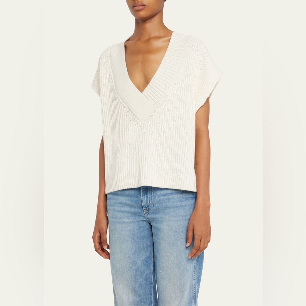 Amo Aurora Palma Cream Sweater Vest
